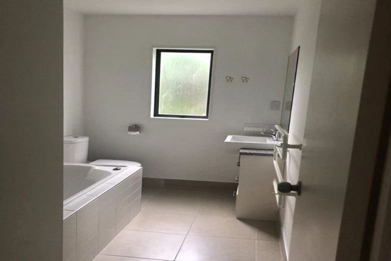 Photo of property in 44 Miro Street, New Lynn, Auckland, 0600