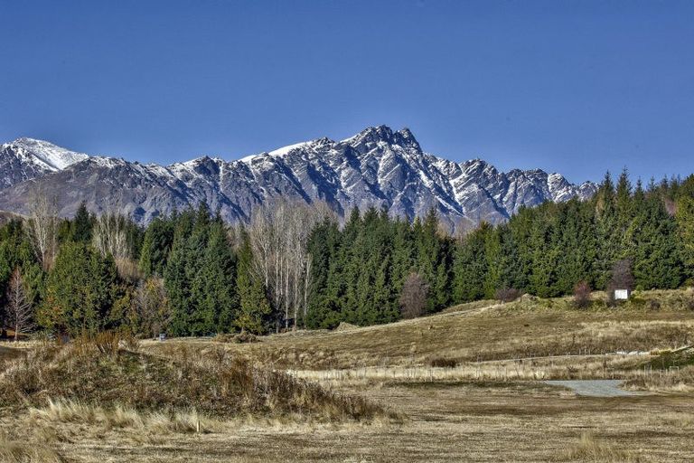 Photo of property in 12 Fitzpatrick Road, Dalefield, Queenstown, 9371