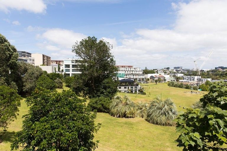 Photo of property in 2/9 Basque Road, Eden Terrace, Auckland, 1021