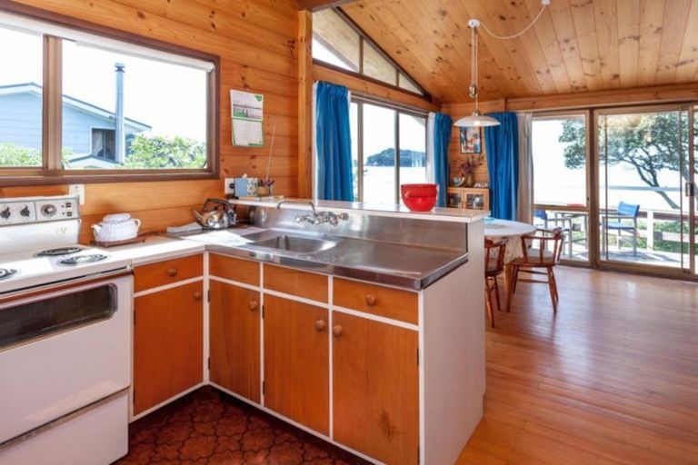 Photo of property in 110 Pipi Road, Whangamata, 3620
