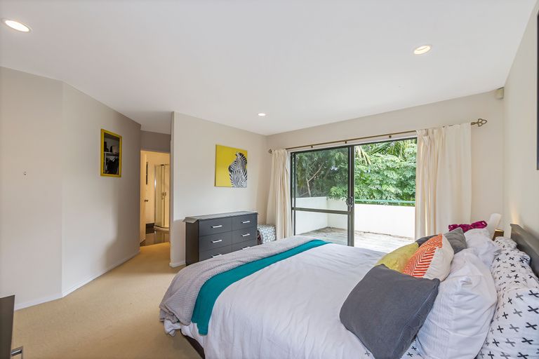 Photo of property in 17 Coralsea Way, Arkles Bay, Whangaparaoa, 0932