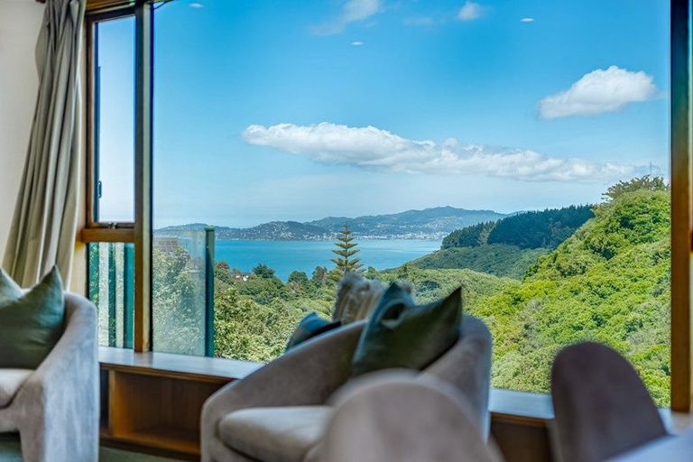 Photo of property in 45 Maungaraki Road, Korokoro, Lower Hutt, 5012