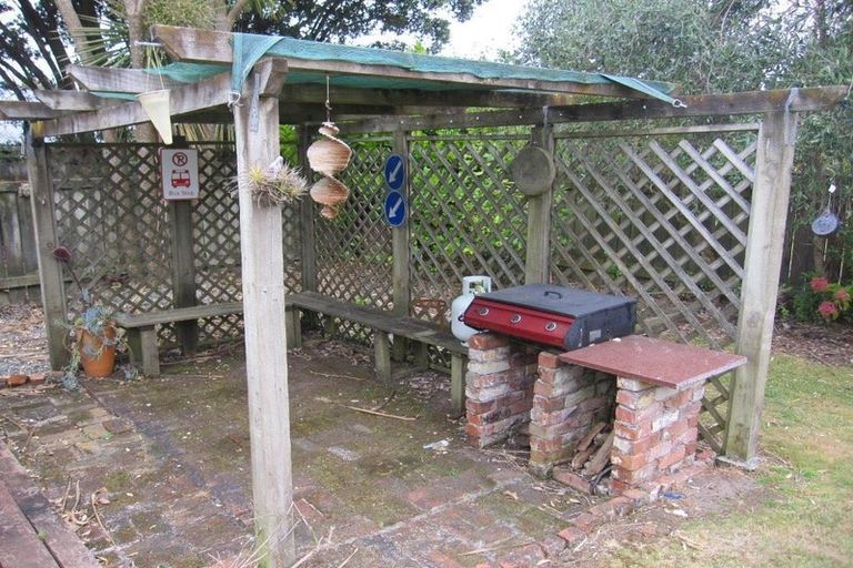 Photo of property in 30 Manuka Street, Otaki Beach, Otaki, 5512