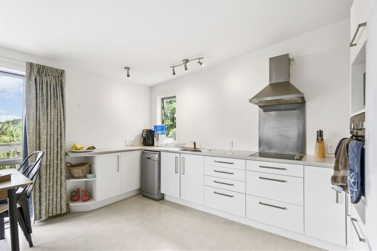 Photo of property in 10 Treetops Way, Bayview, Auckland, 0629