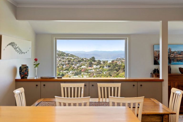 Photo of property in 7 Doris Gordon Crescent, Crofton Downs, Wellington, 6035