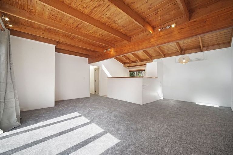 Photo of property in 109k Glengarry Road, Glen Eden, Auckland, 0602