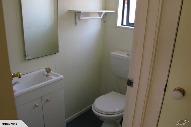 Photo of property in 8 Jillteresa Crescent, Half Moon Bay, Auckland, 2012