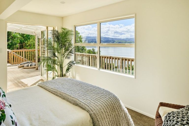 Photo of property in 34 Seaview Road, Paremata, Porirua, 5024