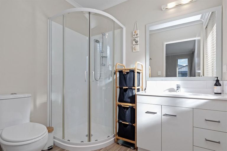 Photo of property in 28 Oakwood Way, Papamoa Beach, Papamoa, 3118