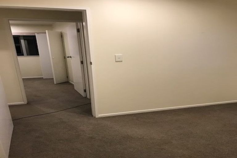 Photo of property in 8 Nor'east Drive, Northcross, Auckland, 0632