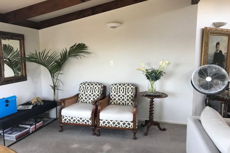 Photo of property in 1/9 Hythe Terrace, Mairangi Bay, Auckland, 0630