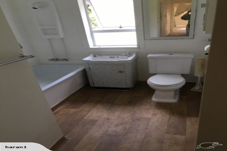 Photo of property in 2/292 Main Road, Tawa, Wellington, 5028