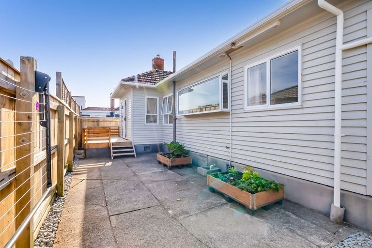Photo of property in 33 Upjohn Street, Brooklands, New Plymouth, 4310