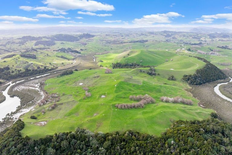 Photo of property in 100 Marohemo Road, Maungaturoto, 0583