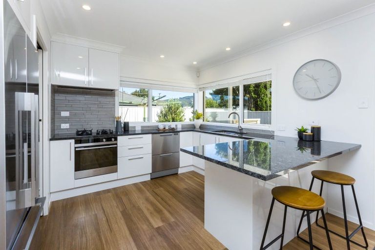 Photo of property in 16 Comeskey Grove, Elderslea, Upper Hutt, 5018