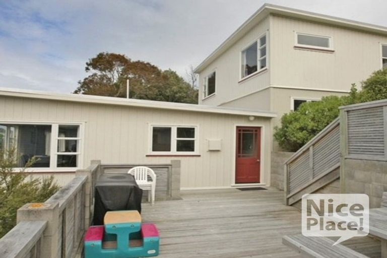 Photo of property in 64 Eden Street, Island Bay, Wellington, 6023