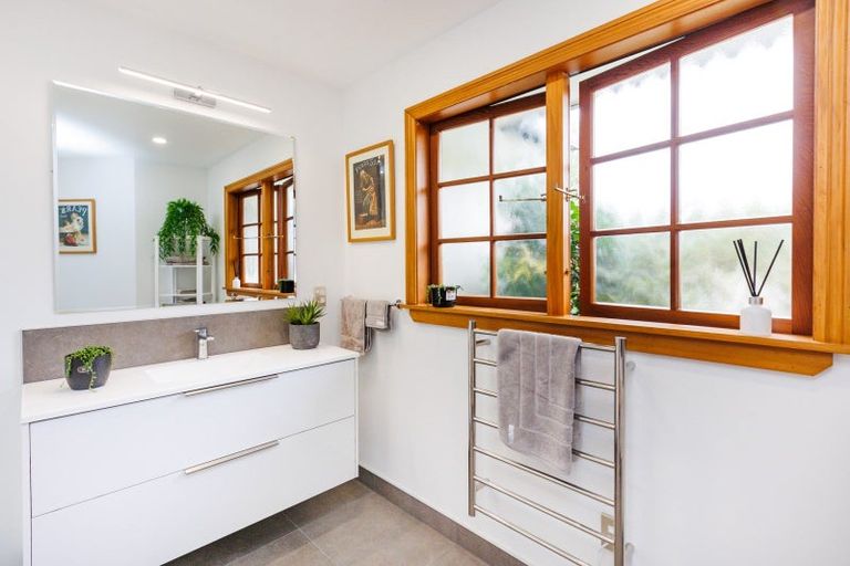 Photo of property in 111 Park Road, West End, Palmerston North, 4410