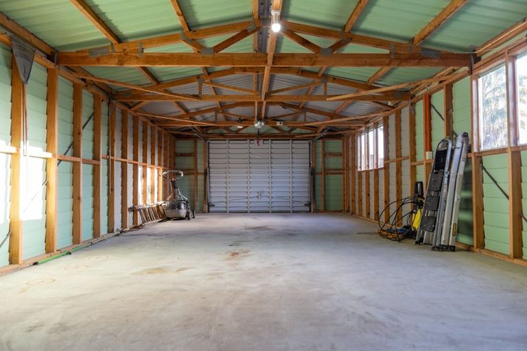 Photo of property in 1396 Whangaparaoa Road, Army Bay, Whangaparaoa, 0930