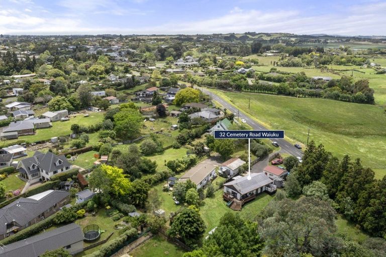 Photo of property in 32 Cemetery Road, Waiuku, 2123