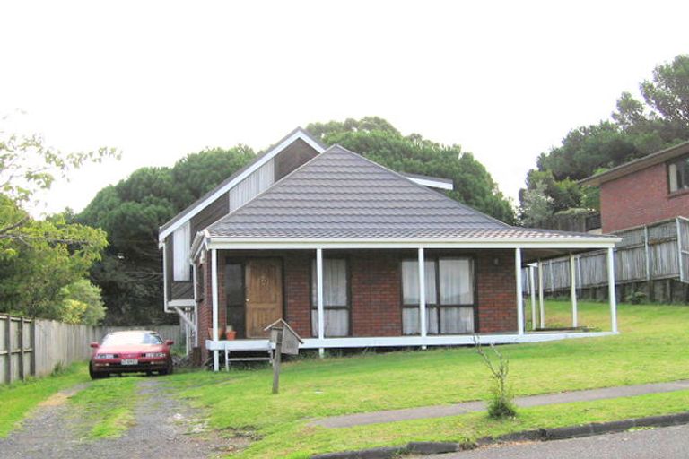 Photo of property in 16 Mark Edward Drive, Half Moon Bay, Auckland, 2012