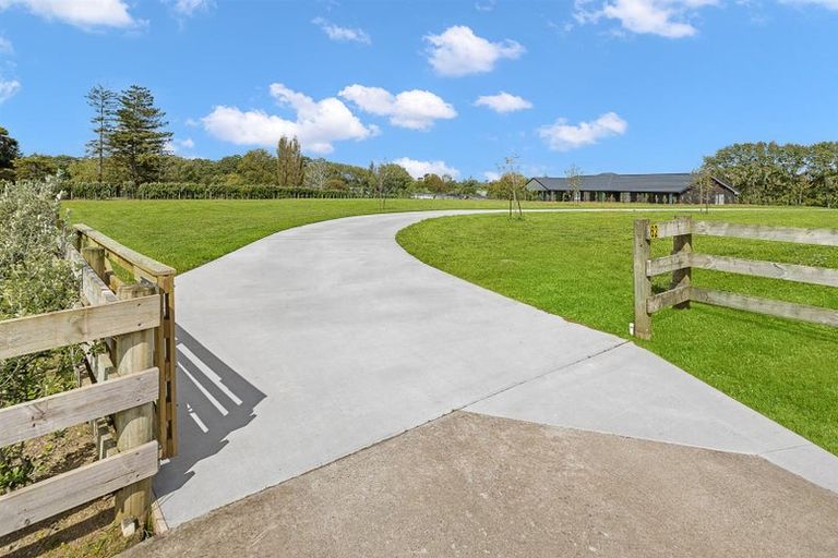 Photo of property in 62 Dysart Lane, Kumeu, 0891