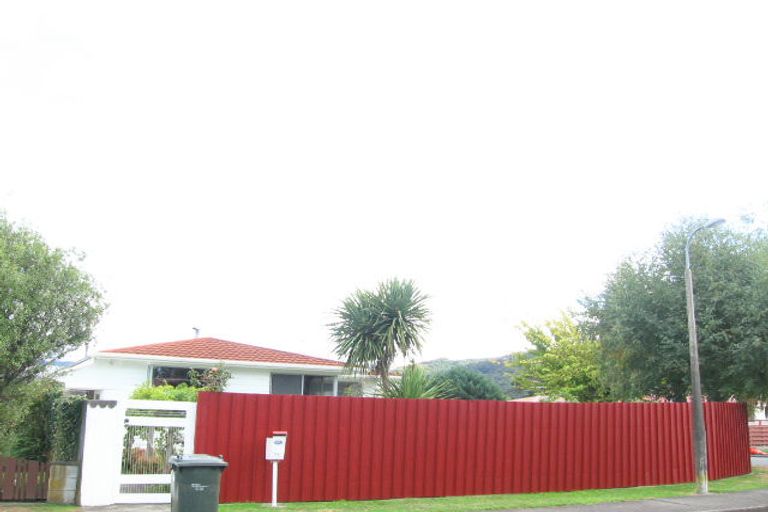 Photo of property in 71 Kashmir Avenue, Clouston Park, Upper Hutt, 5018