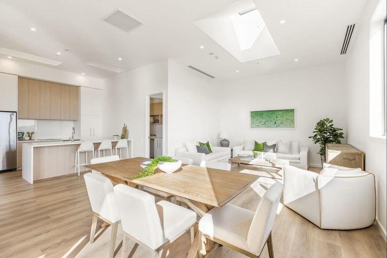 Photo of property in 7/14 Tamariki Avenue, Orewa, 0931