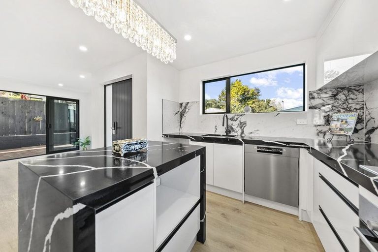 Photo of property in 6c Pikitea Road, Mangere Bridge, Auckland, 2022