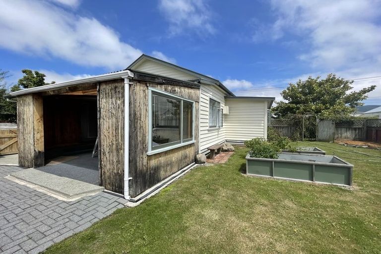 Photo of property in 16 Maude Street, Waimate, 7924