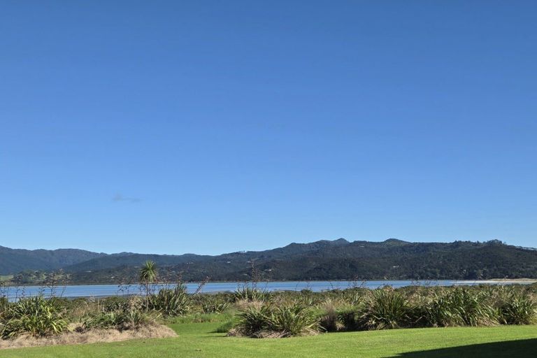 Photo of property in 137 Kelly Jade Avenue, Matarangi, Whitianga, 3592