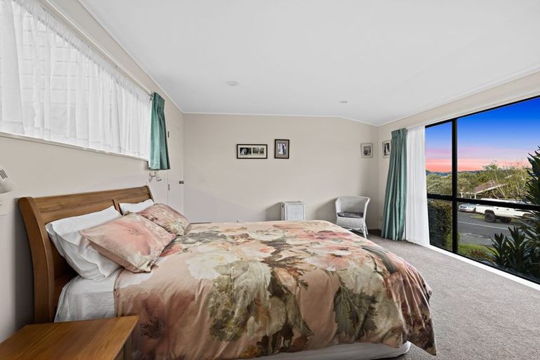 Photo of property in 16 Renoir Street, West Harbour, Auckland, 0618