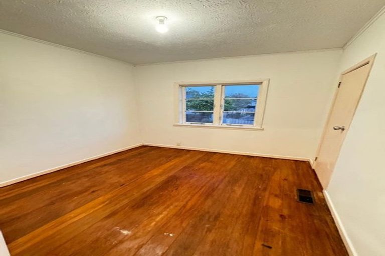 Photo of property in 26 Captain Scott Road, Glen Eden, Auckland, 0602