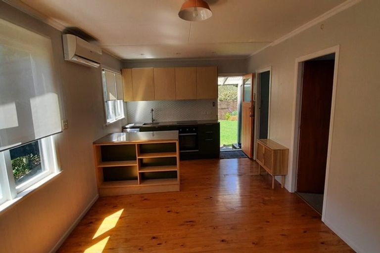 Photo of property in 8 The Avenue, Otaki Beach, Otaki, 5512