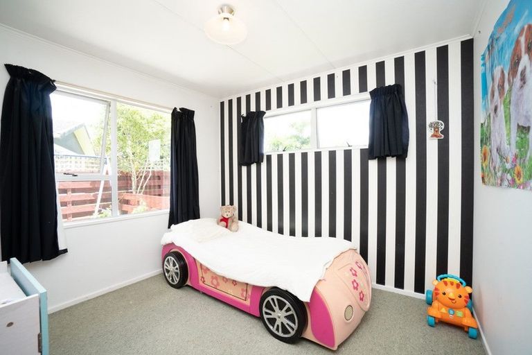 Photo of property in 9 Terry Crescent, Milson, Palmerston North, 4414