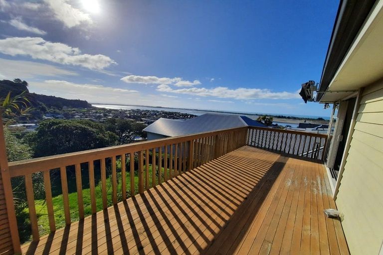 Photo of property in 42 Moncks Spur Road, Redcliffs, Christchurch, 8081
