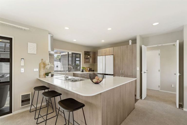 Photo of property in 1/1 Harley Road, Takapuna, Auckland, 0622