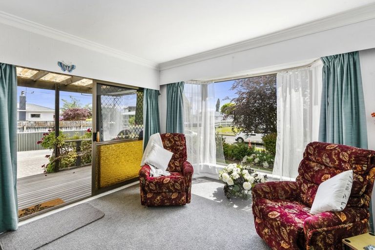 Photo of property in 24 Karaka Crescent, Levin, 5510