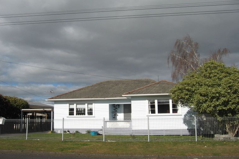 Photo of property in 1/16 Cross Street, Papakura, 2110