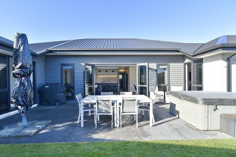 Photo of property in 8 Guyon Street, Marshland, Christchurch, 8083
