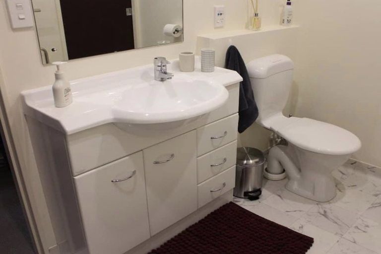 Photo of property in Terrace Heights Apartments, 12a/163 The Terrace, Wellington Central, Wellington, 6011