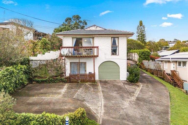 Photo of property in 1/12 Glenvar Road, Torbay, Auckland, 0630
