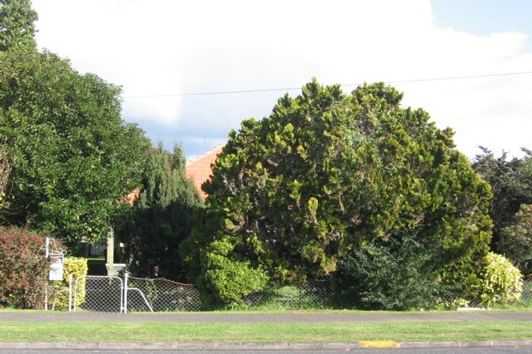 Photo of property in 64 Taikata Road, Te Atatu Peninsula, Auckland, 0610