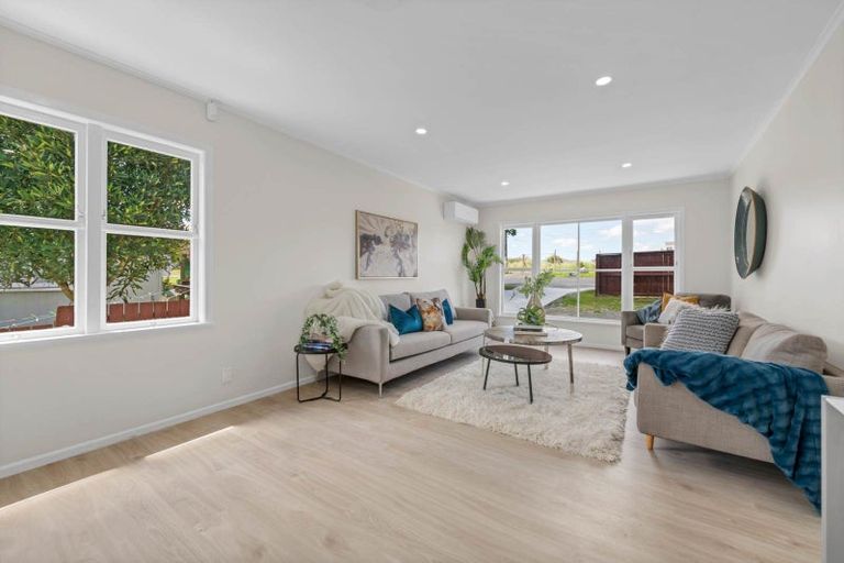 Photo of property in 27 Takanini Road, Takanini, 2112