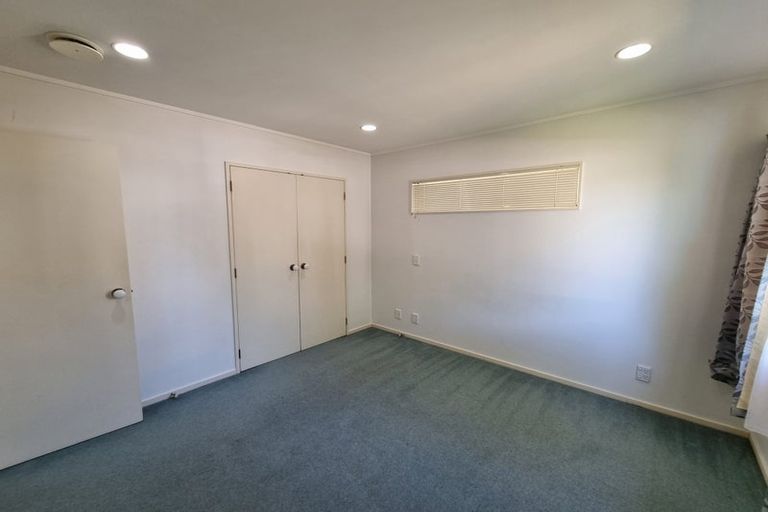 Photo of property in 2/74 College Road, Northcote, Auckland, 0627