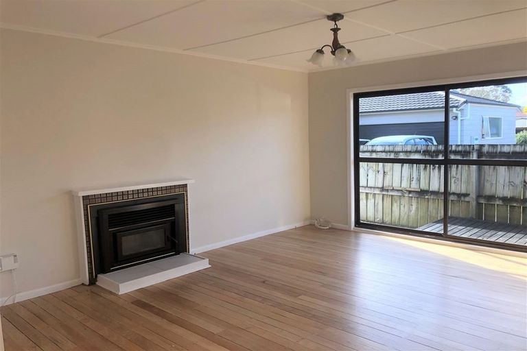 Photo of property in 37 Harrington Road, Henderson, Auckland, 0610