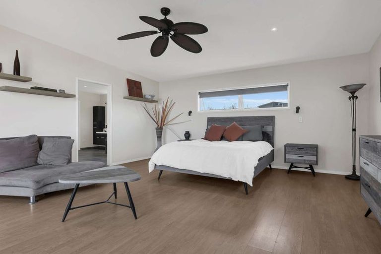 Photo of property in 37 Pekama Drive, Cable Bay, 0420