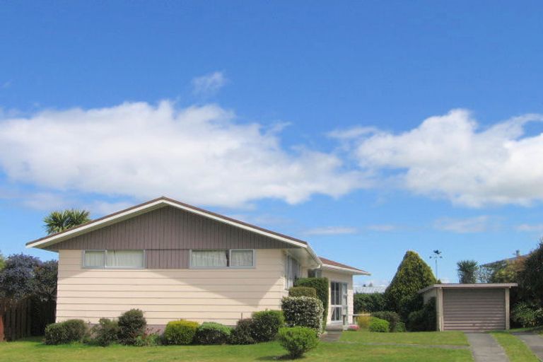 Photo of property in 16 Kensington Place, Richmond Heights, Taupo, 3330