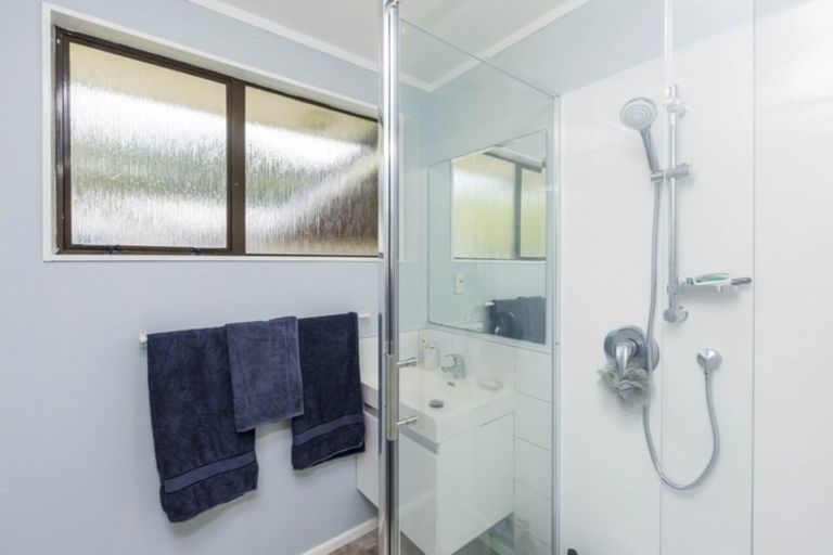 Photo of property in 2/6 Gemstone Drive, Birchville, Upper Hutt, 5018