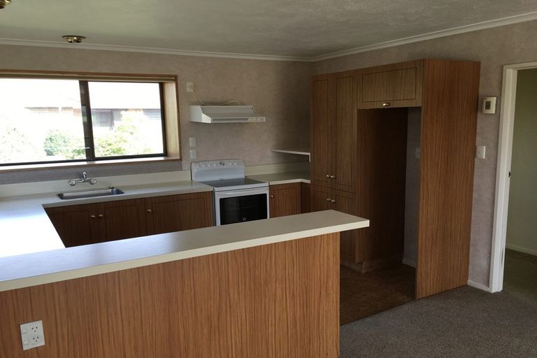 Photo of property in 2/18 Sheraton Place, Redwood, Christchurch, 8051