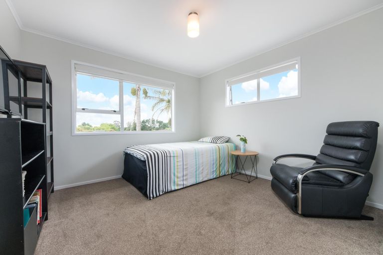 Photo of property in 31 Oreil Avenue, West Harbour, Auckland, 0618